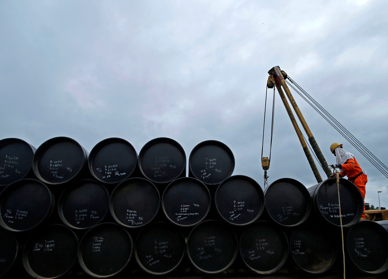 عقبگرد قیمت نفت در برابر دورنمای تسهیل تحریم‌های ونزوئلا