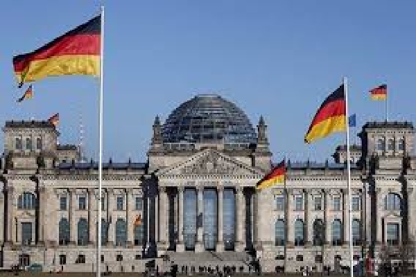 نظرسنجی نشان داد بخش تولید آلمان که حدود یک پنجم اقتصاد این کشور را تشکیل می‌دهد، در ماه اکتبر به دلیل تقاضای ضعیف در رکود فرو رفت.