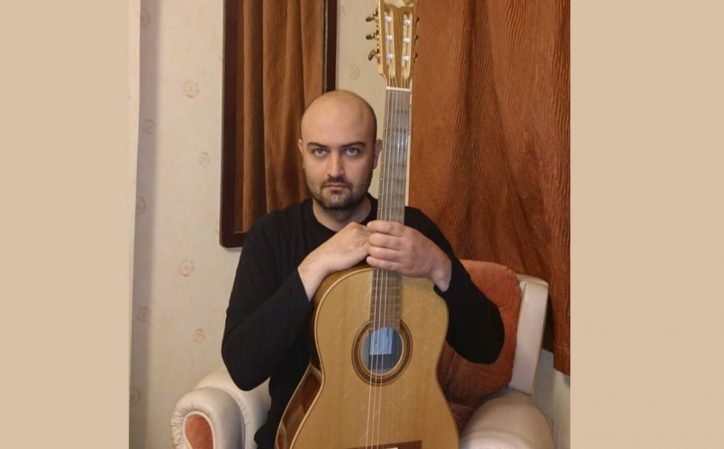 هومن موسوی نوازنده گیتار دار فانی را وداع گفت