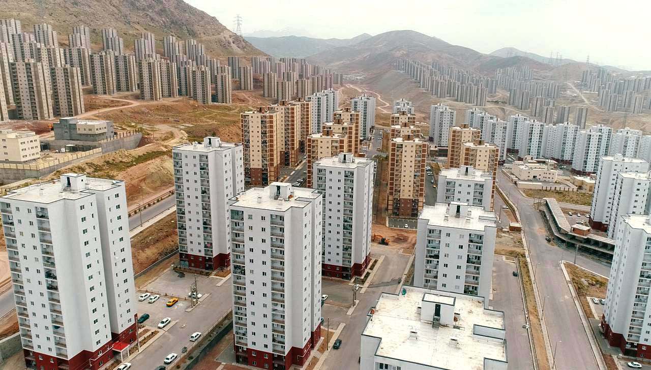 پیمانکاران بدعهد مسکن مهر پردیس خلع‌ید می‌شوند